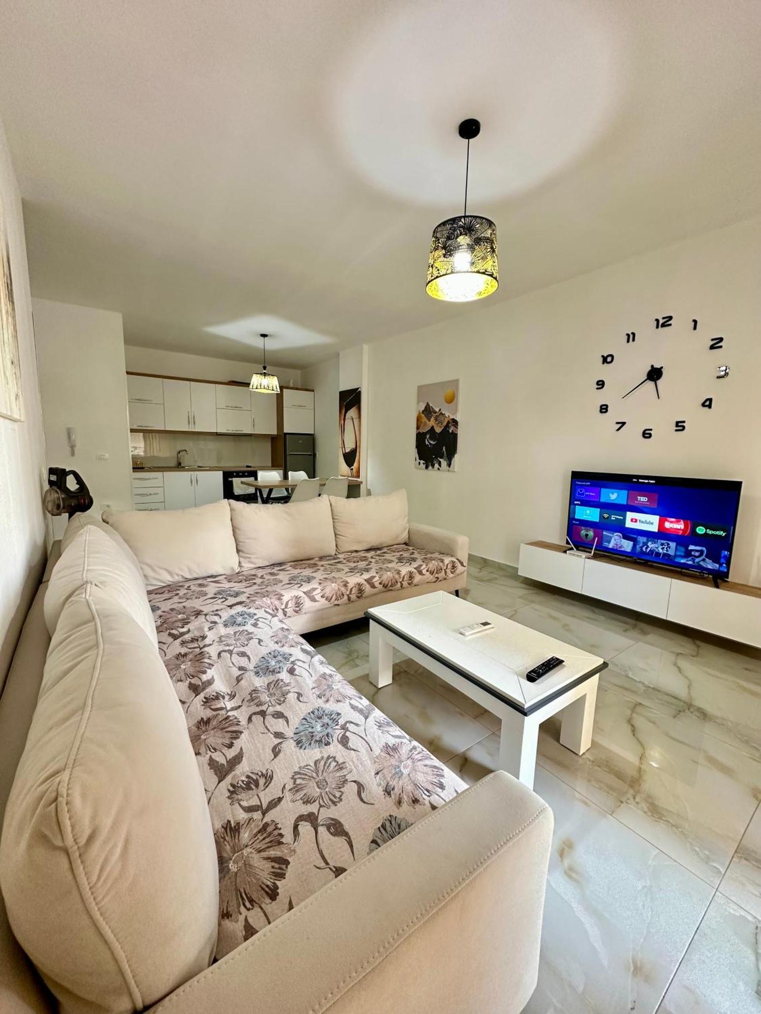 Kay Apartment Saranda Terraces Екстериор снимка